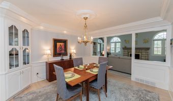 117 Royal Oak Dr, Aurora, OH 44202