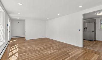 101 Bateman Ave, Cranston, RI 02920