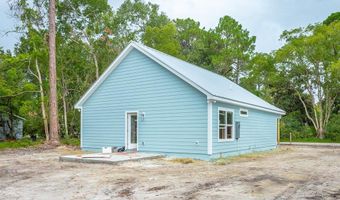 202 13th St, Apalachicola, FL 32320