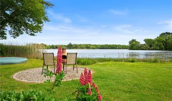 106 Lauri Dr, Charlestown, RI 02813