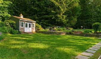 8 Ledgemont Dr, Lincoln, RI 02865
