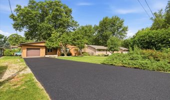 39576 N PETITE Pass, Antioch, IL 60002