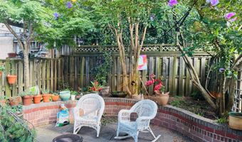 915 C St SE, Washington, DC 20003