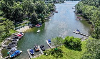 6 Laurel Dr, Brookfield, CT 06804