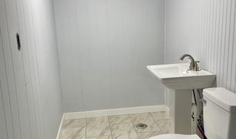 10 Crawford Dr, Bath, ME 04530