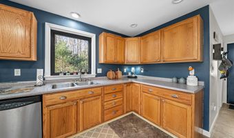 162 Lakeside Oaks Dr, Barrington, NH 03825