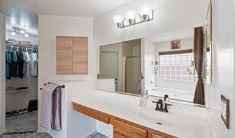 566 W COBBLESTONE Ct, Casa Grande, AZ 85122