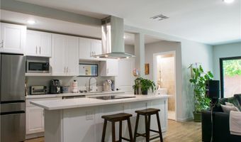 542 N Kilkea Dr, Los Angeles, CA 90048