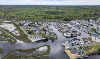 221 Magnolia Dr, Bayville, NJ 08721