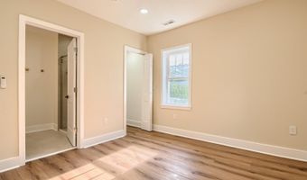 706 Augustine Rd, Atlantic City, NJ 08401