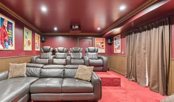 3 Buckingham Rd, Bayonne, NJ 07035