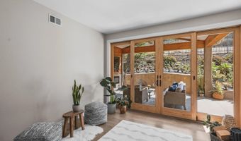 923 Merlo Ct, Carlsbad, CA 92011