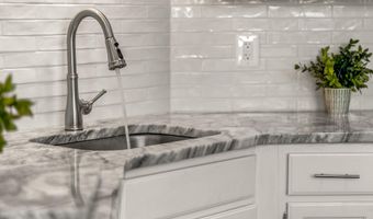 44136 SHADY GLEN Ter, Ashburn, VA 20147