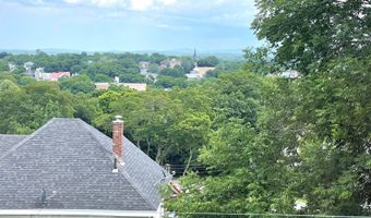 17 James St, Bangor, ME 04401