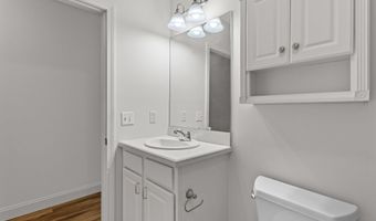 65 Hawthorne Dr 106, Bedford, NH 03110