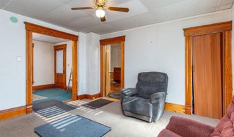 607 6th St, Ames, IA 50010