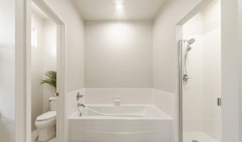 48 Hoku Puhipaka St, Kahului, HI 96732