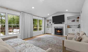 194 Council Rock Rd, Cranston, RI 02921