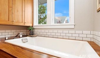 889 E Chardie Rd, Boise, ID 83702