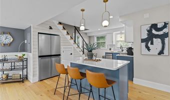 20 Summer St 2, Newport, RI 02840