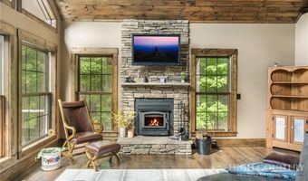 1009 Larkspur Trl, Banner Elk, NC 28604