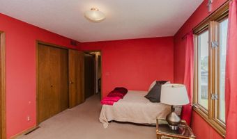 924 W Cedarwood Ct, Andover, KS 67002