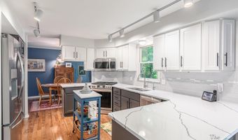 493 Edgeworthe Dr SE, Ada, MI 49301
