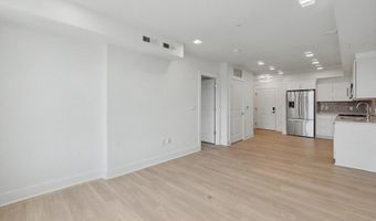 701 N HENRY St 213, Alexandria, VA 22314