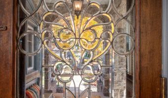 712 N 30TH St, Allentown, PA 18104