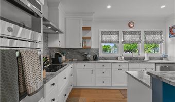 109 Carroll Ave, Newport, RI 02840