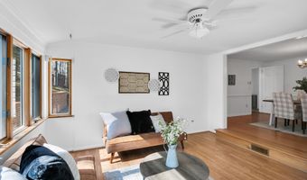 160 Pelican Rd, Middletown, NJ 07748