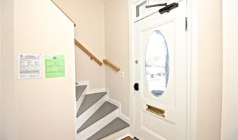 668 Thames St 2, Newport, RI 02840