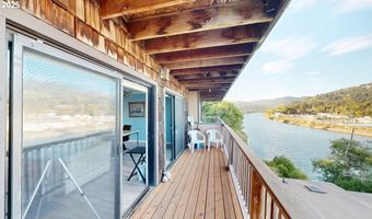 222 DEL NORTE Ln 18, Brookings, OR 97415