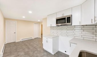 41 Madison Ave, Amityville, NY 11701