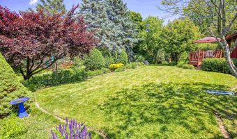 1334 W CLOVERDALE Dr, Appleton, WI 54914