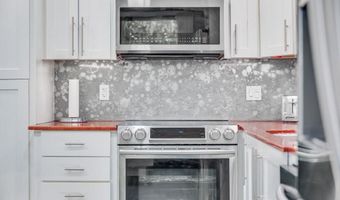 940 S Kihei Rd B-301, Kihei, HI 96753