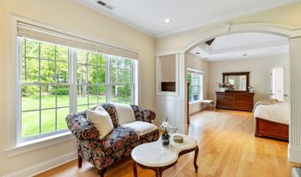 64 Warren Gln, Burlington, CT 06013