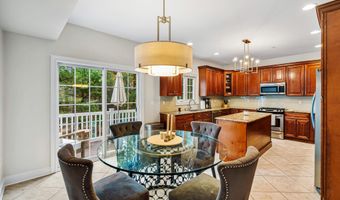 47 White Oak Ln, Aberdeen, NJ 07747