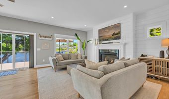 21 Lakeview Rd, Brookfield, CT 06804