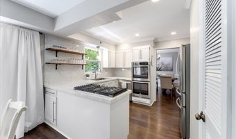 486 Edgeworthe Dr SE, Ada, MI 49301