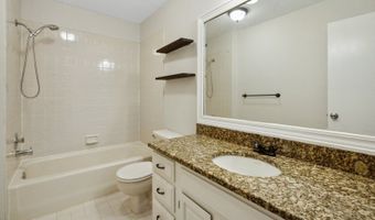 4 Ray Ct, Bedminster, NJ 07921