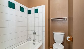 806 Vermont Cir, Ames, IA 50014