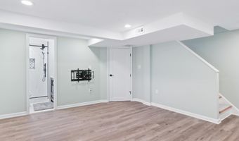 2203 ARLINGTON Ter, Alexandria, VA 22303