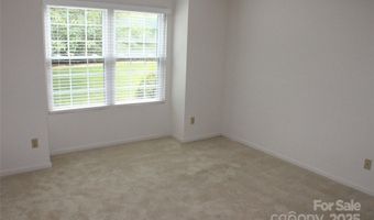 4 Gatehouse Ct, Asheville, NC 28803