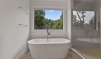 414 N MONROE St, Arlington, VA 22201