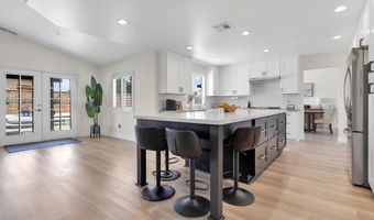 15305 Lookout Rd, Apple Valley, CA 92307