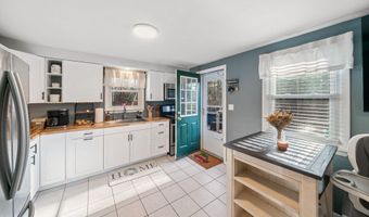 628 Berkley St, Berkley, MA 02779