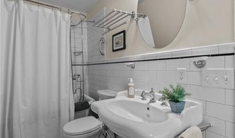 99 Coggeshall Ave 2, Newport, RI 02840