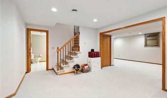 805 27th St SW, Austin, MN 55912