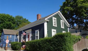 43 Poplar St, Newport, RI 02840